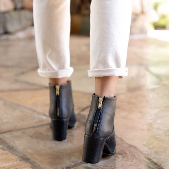 Nisolo Dari Commuter Black Leather Boot Size 7.5 - Picture 4 of 11